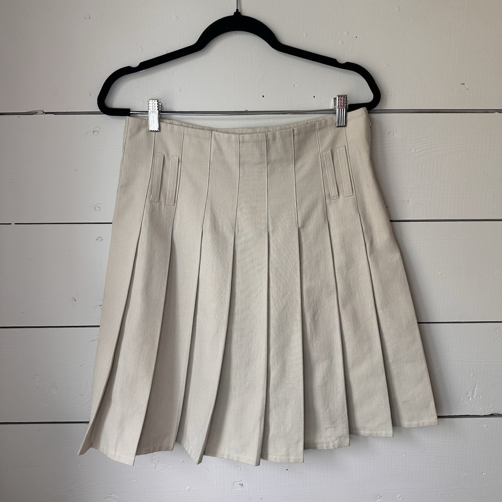 Burberry London Beige Pleated Skirt 6 Knee Length Academia Office Preppy School
